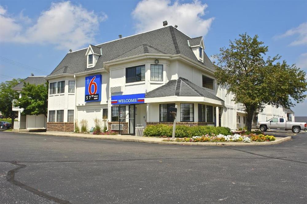 Motel 6 Milwaukee West - Brookfield Amenities photo